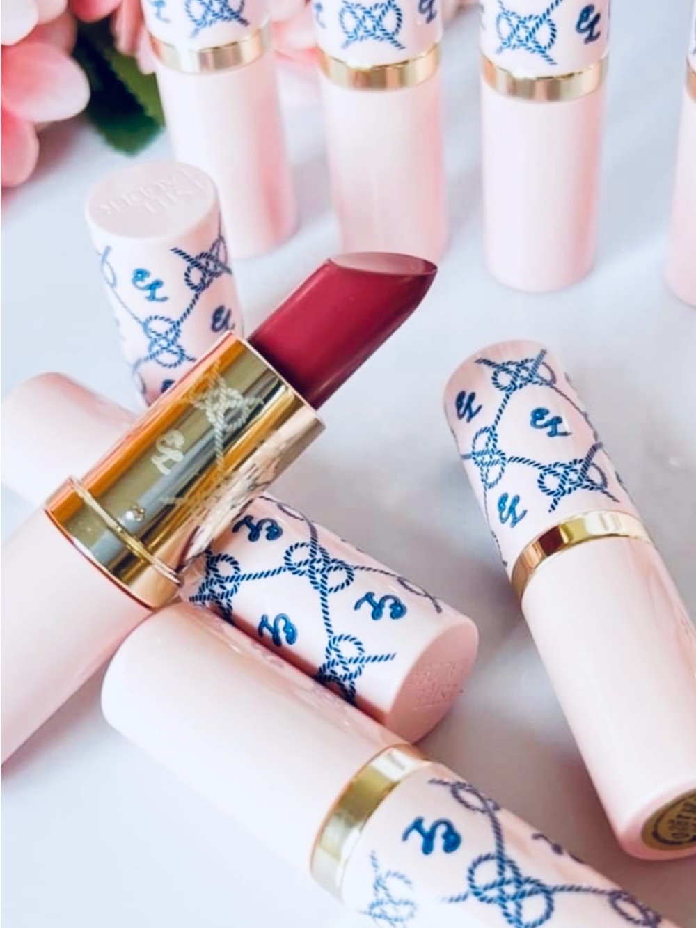 Hydrating Rose-Mauve Lipstick in Pink-Gold Tube